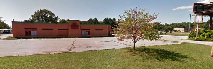 Chi-Chis - Norton Shores - 153 Seaway Dr (newer photo)